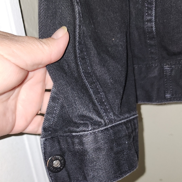 Levi's Black Denim Jacket Used Great Conditions - Picture 12 of 16